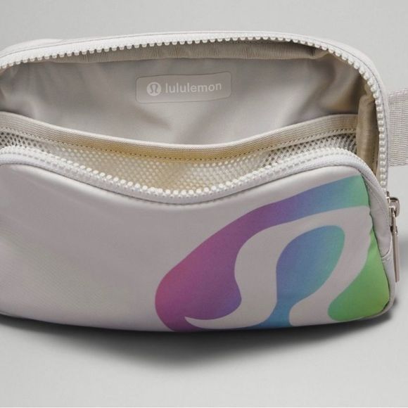 Lululemon Everywhere Everyday Travel 1L Belt Bag In Rainbow Logo NWT - Picture 10 of 13